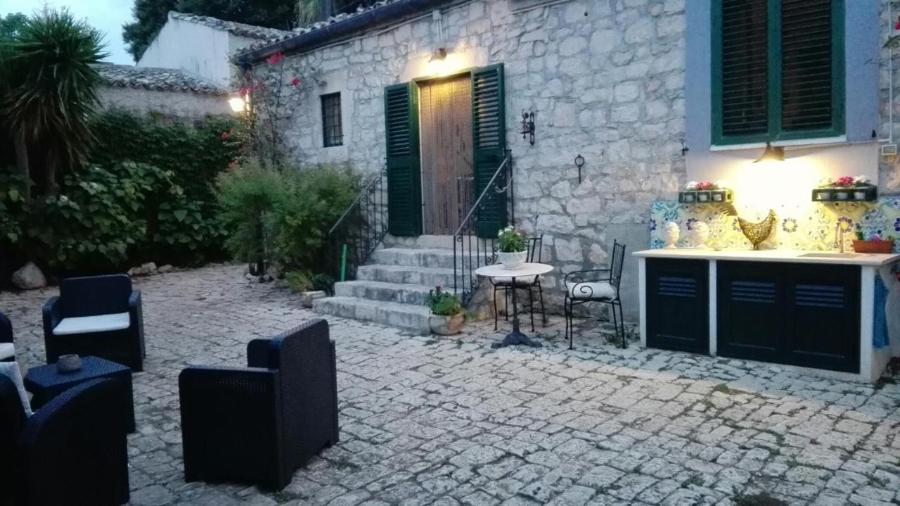 Отель Oasi Di Campagna Модика Экстерьер фото