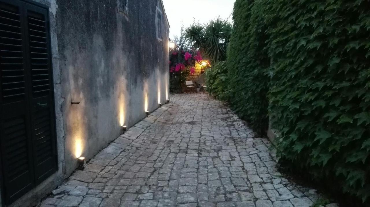 Отель Oasi Di Campagna Модика Экстерьер фото